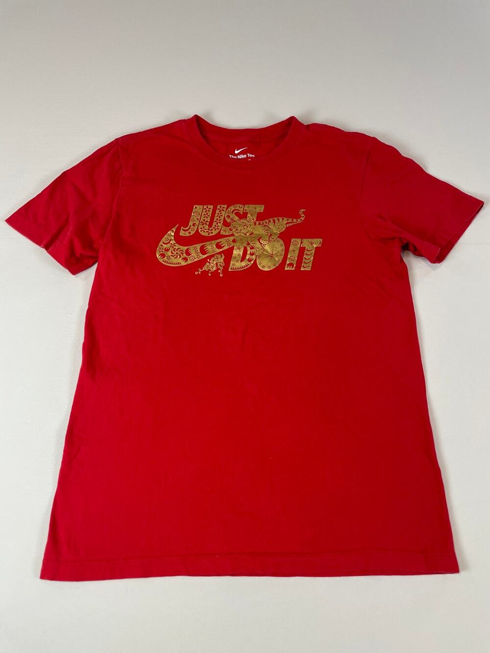 Nike Red Tee Shirt Size S Gold “Just Do It” Logo Athleisure